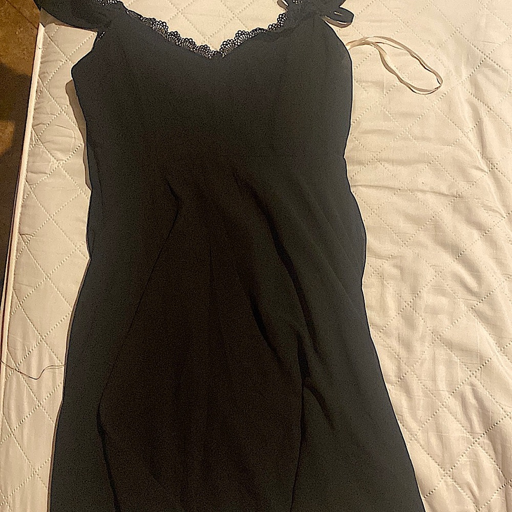 A casual dress for kids (small) could be for a young women brand is “Lulus”